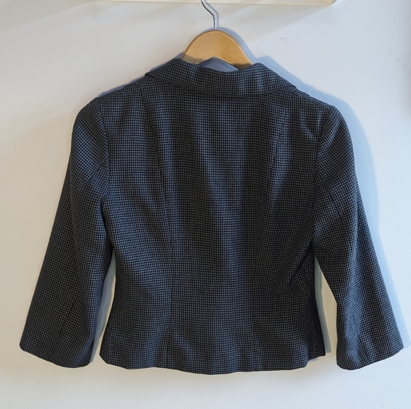 Crop Blazer Houndstooth 3/4 Sleeve Lined Gray and Black One Button Blazer - Picture 4 of 4